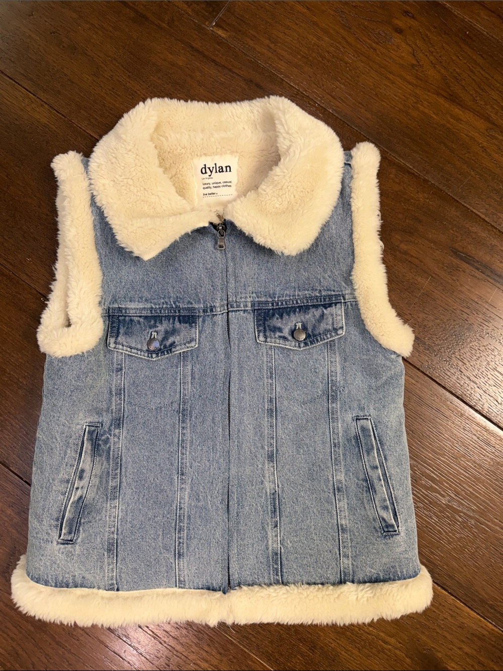 NWT - dylan - Women’s Asher Blue Denim Sherpa-Trim Vest - Size: Small